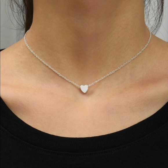 Urban Outfitters Jewelry - dainty silver heart decor necklace